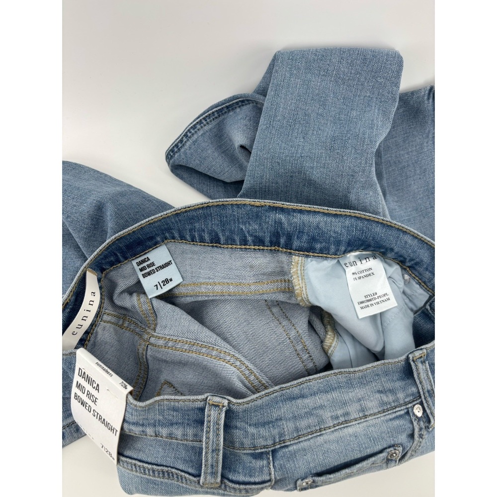 NWT Eunina Danica Bowed Straight Mid Rise Jeans Sz 7/28 Momcore Barrel Style - Picture 13 of 16
